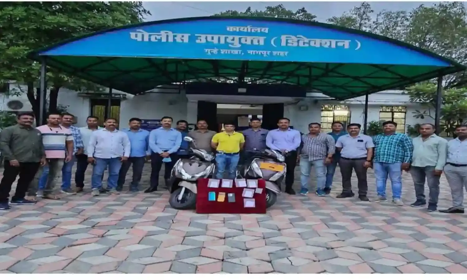 दो स्नैचर पुलिस के चढ़े पुलिस के हत्थे, मामले में सोने के जेवर और दो वाहन जब्त