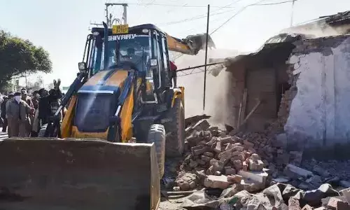 असम में अतिक्रमण हटाते वक्त पुलिस ने की फायरिंग, 2 की मौत, महिलाओं समेत दर्जनों घायल