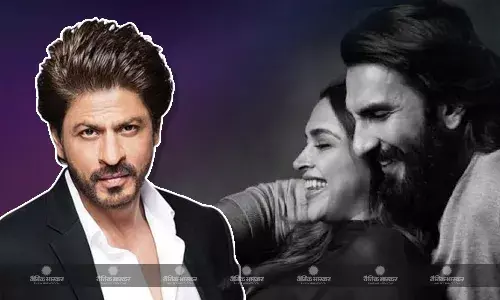 दीपिका-रणवीर को पेरेंट्स बनने की बधाई देने देर रात पहुंचे शाहरुख खान, हाई सिक्योरिटी के साथ आए नजर