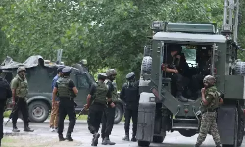 किश्तवाड़ में आतंकियों और सैन्य बलों के बीच हुई मुठभेड़, फायरिंग में सेना के दो जवान शहीद, दो घायल, इलाके में सर्च ऑपरेशन जारी