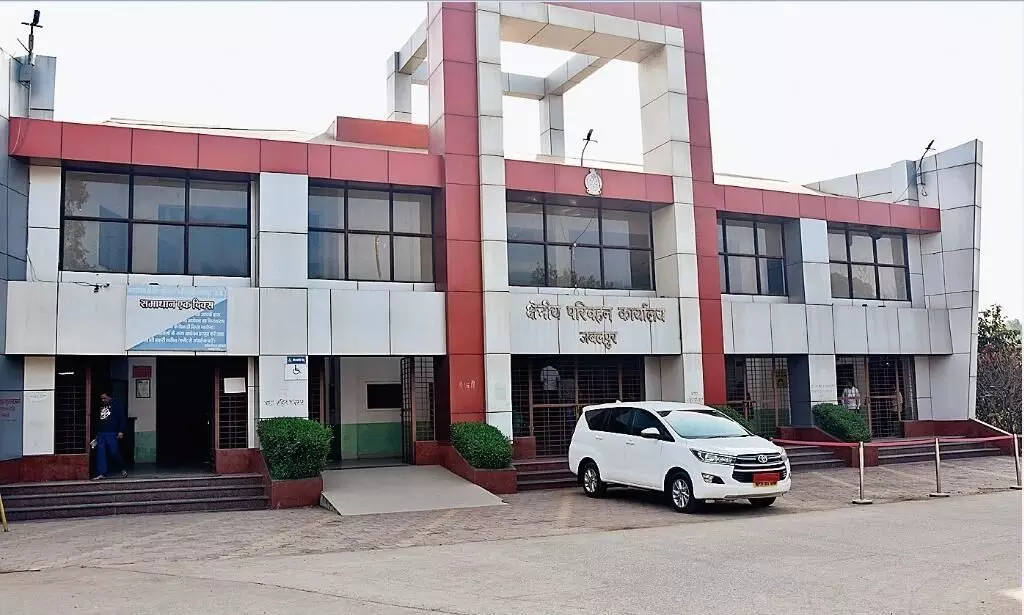 सर्वर के झमेले में एजेंट की गिरफ्त में आसानी से फँस रहे आम नागरिक सर्वर के झमेले में एजेंट की गिरफ्त में आसानी से फँस रहे आम नागरिक