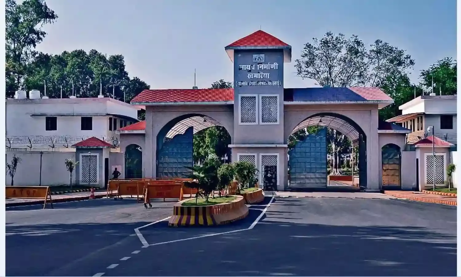 अंग्रेजों की बनाई परंपरा खत्म, अब चार्जमैन की नहीं होगी गेट पर तैनाती