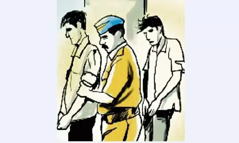 एक दिन की रिमांड पर तहसीलदार, घरों में ताला डालकर भाग निकले अन्य आरोपी