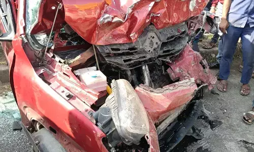 तेज रप्तार जीप ने कार को उड़ाया, 2 महिलाओं समेत मासूम बच्चे की मौत