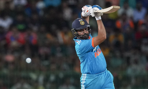 टूटेगा विरू का रिकॉर्ड? हिटमैन शर्मा बन सकते हैं टेस्ट में सबसे ज्यादा छक्के जड़ने वाले भारतीय बल्लेबाज