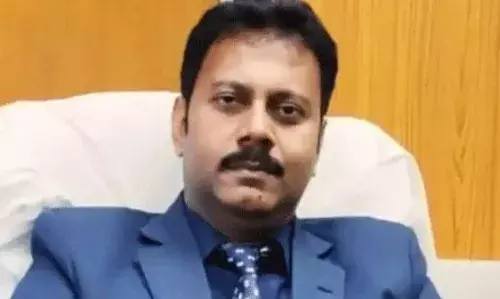 CBI की बड़ी कार्रवाई, पूर्व प्रिंसिपल संदीप घोष को किया गिरफ्तार, सबूतों की हेरफेर और जांच में बाधा डालने का है आरोप CBI की बड़ी कार्रवाई, पूर्व प्रिंसिपल संदीप घोष को किया गिरफ्तार, सबूतों की हेरफेर और जांच में बाधा डालने का है आरोप