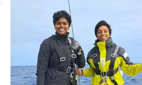 भारतीय नौ सेना की दो महिला अधिकारी INSV तारिणी से समुद्र मार्ग से पूरी दुनिया का चक्कर लगाएंगीं भारतीय नौ सेना की दो महिला अधिकारी INSV तारिणी से समुद्र मार्ग से पूरी दुनिया का चक्कर लगाएंगीं