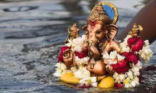 क्यों किया जाता है बप्पा का विसर्जन? अधिकांश लोगों को नहीं होगी जानकारी, आइए जानते हैं विसर्जन करने की वजह क्यों किया जाता है बप्पा का विसर्जन? अधिकांश लोगों को नहीं होगी जानकारी, आइए जानते हैं विसर्जन करने की वजह