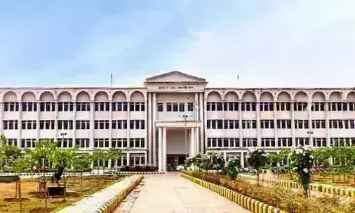 अंबाझरी में आदिवासी लड़कियों के छात्रावास की सिर्फ घोषणा, अभी तक स्थान हस्तांतरित नहीं