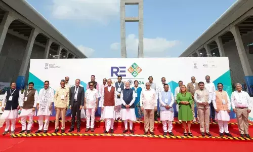 पीएम मोदी ने गांधीनगर में चौथे ग्लोबल रिन्यूएबल एनर्जी इन्वेस्टर्स मीट और एक्सपो का किया शुभारंभ, सीएम मोहन यादव ने प्रदेश में सौर ऊर्जा संबंधी कार्यों का दिया प्रेजेंटेशन