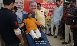 पन्ना- प्रधानमंत्री के जन्मदिवस पर भाजपा युवा मोर्चा के कार्यकर्ताओं ने किया रक्तदान