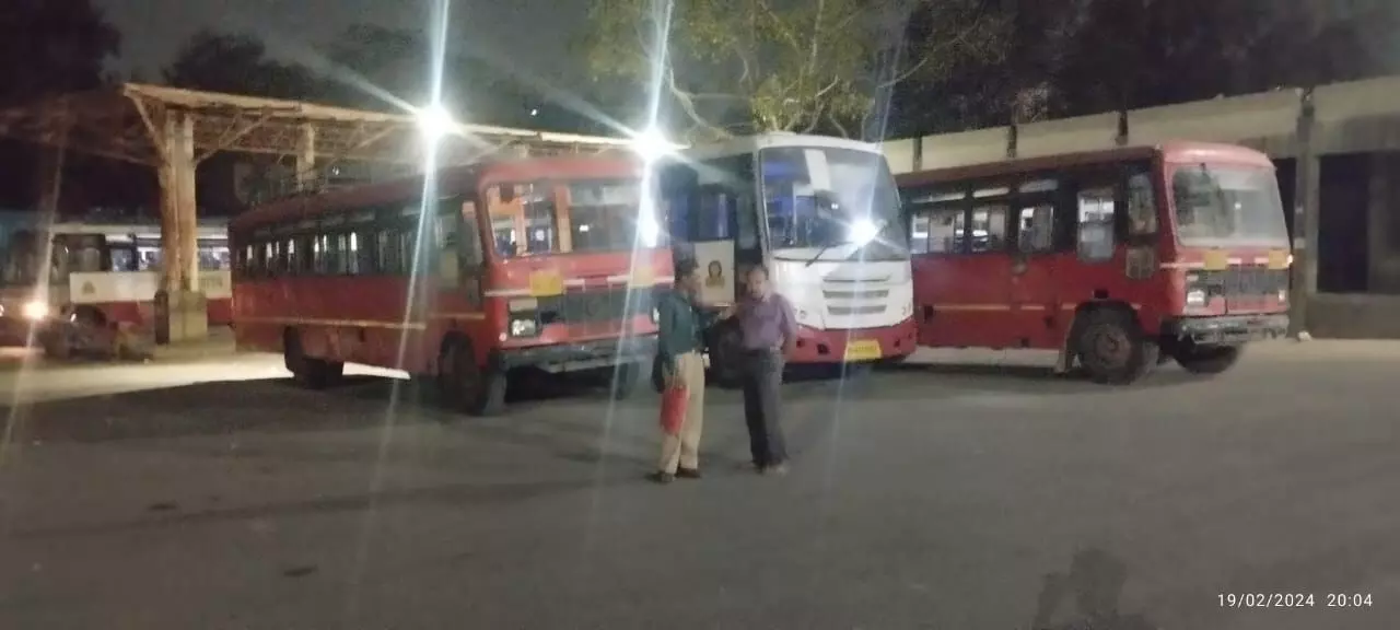 प्रधानमंत्री दौरे में जाएगी नागपुर विभाग की 129 बसें , यात्रियों को झेलनी पड़ेगी परेशानी प्रधानमंत्री दौरे में जाएगी नागपुर विभाग की 129 बसें , यात्रियों को झेलनी पड़ेगी परेशानी