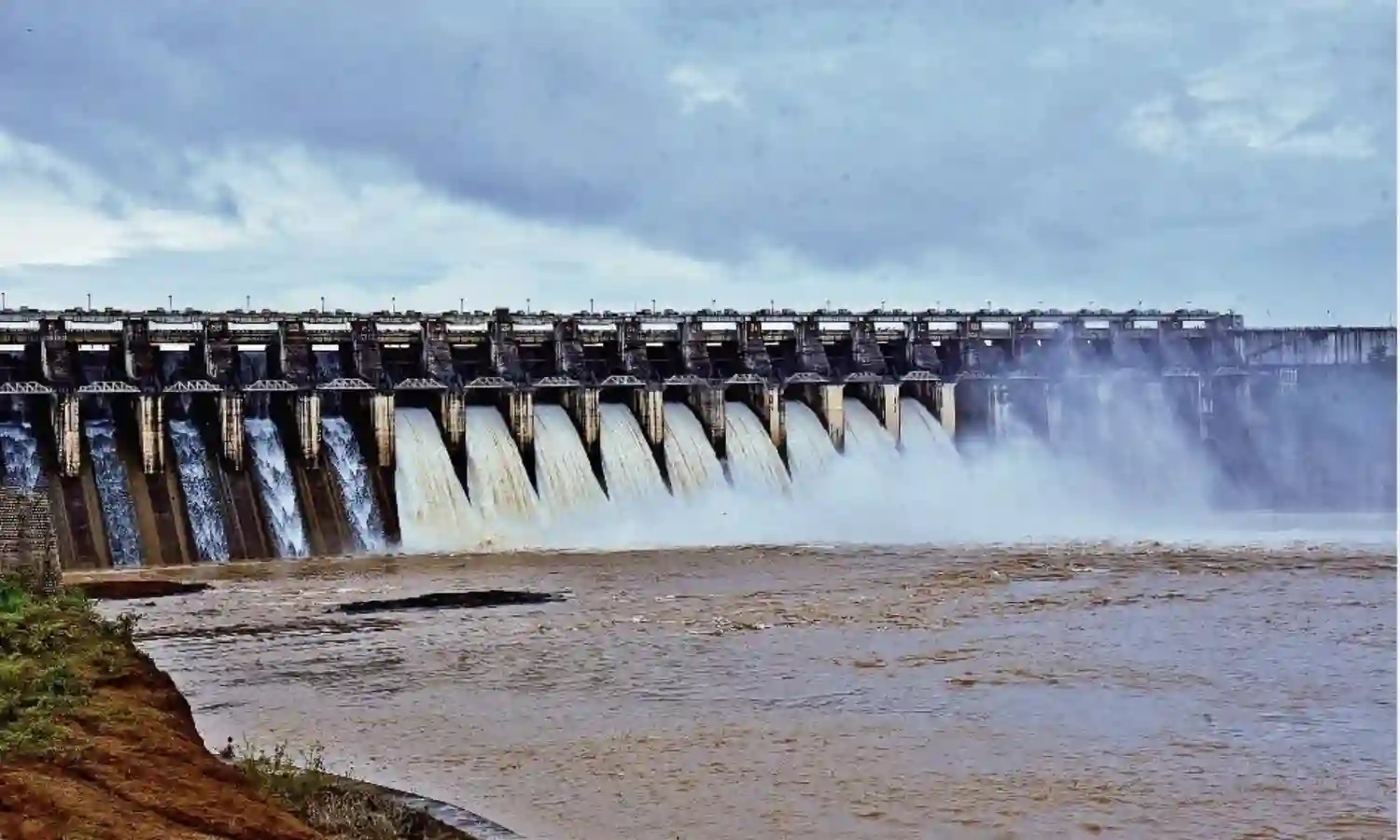 बरगी बाँध के 6 गेट और खोले गए, नर्मदा का जलस्तर फिर बढ़ा