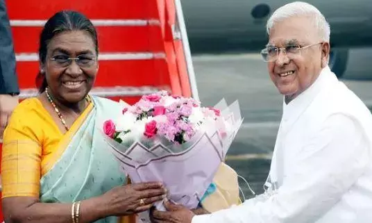 राष्ट्रपति द्रौपदी मुर्मु की इंदौर एयरपोर्ट पर राज्यपाल मंगुभाई पटेल, मुख्यमंत्री मोहन यादव सहित गणमान्यजनों ने की आत्मीय अगवानी