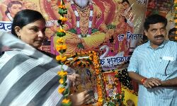 पन्ना-गुनौर में धूमधाम से किया गया भगवान श्री विश्वकर्मा जी का पूजन