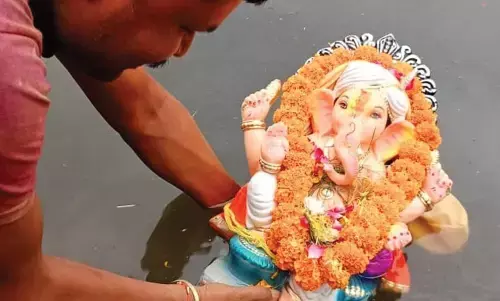 गणपति बप्पा मोरिया, अगले बरस तू जल्दी आ के जयकारों से गूंजा अंचल गणपति बप्पा मोरिया, अगले बरस तू जल्दी आ के जयकारों से गूंजा अंचल