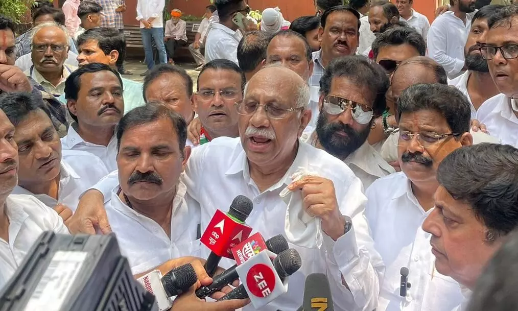 राहुल गांधी के विरोध में विवादित बयान गर्माया, शिकायत लेकर थाने पहुंची कांग्रेस राहुल गांधी के विरोध में विवादित बयान गर्माया, शिकायत लेकर थाने पहुंची कांग्रेस