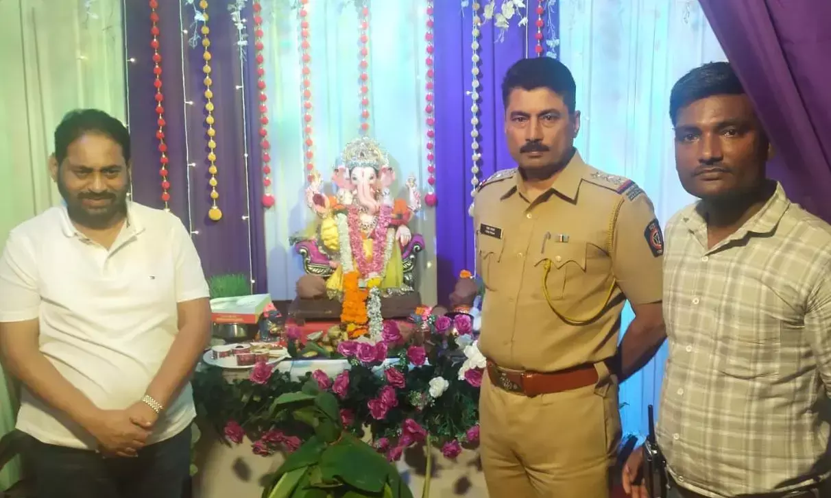 बप्पा के दर्शन करने कपिल नगर पुलिस स्टेशन पहुंचे कांग्रेस नेता नितिन राउत