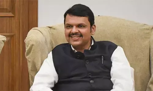 देवेंद्र फडणवीस का वादा - महाराष्ट्र सरकार एक करोड़ महिलाओं को बनाएगी लखपति