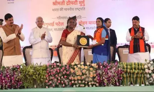 स्वच्छ भारत, स्वस्थ भारत और विकसित भारत के निर्माण के लिये आगे बढ़ें, उज्जैन में सफाई मित्रों के सम्मान समारोह में बोलीं राष्ट्रपति मुर्मु