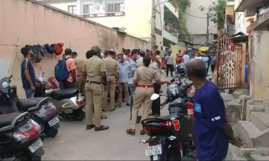 महिला का किया बेरहमी से कत्ल, शव के किए कई टुकड़े कर फ्रिज में रखे, बदबू न आए इसलिए किया केमिकल का छिड़काव