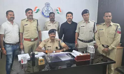 पैरोल पर जेल से बाहर आया हत्यारा निकला चोर, चार दुकानों में की थी चोरी