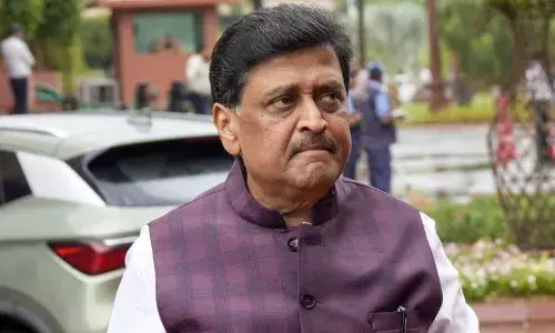 विधानसभा चुनाव से पहले बीजेपी को लगा बड़ा झटका, अशोक चव्हाण के बहनोई ने थामा कांग्रेस का हाथ