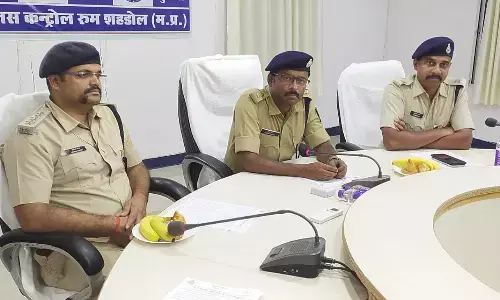 पुलिस की जांच में महिला को परेशान करने का एंगल