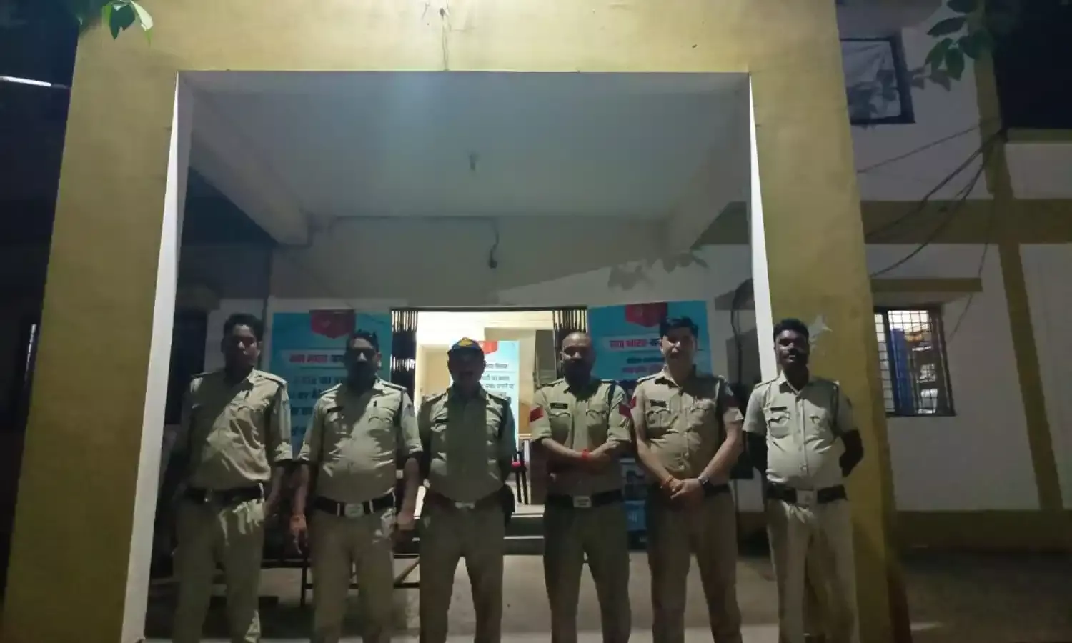 अमानगंज पुलिस ने ढाबे से जप्त की ३४८ क्वार्टर देशी-अंगे्रजी शराब, आरोपी ढाबा संचालक गिरफ्तार