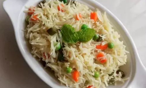 होटल जाकर पुलाव खाने में आता है आलस, तो घर पर ही बनाएं होटल स्टाइल पुलाव, बड़ों के साथ बच्चे भी हो जाएंगे खुश