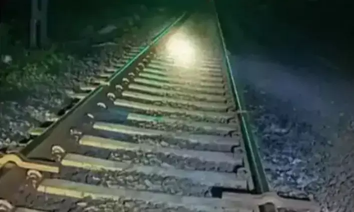 रेलवे का कर्मचारी ही निकला मास्टरमाइंड, प्रमोशन और इनाम पाने की लालच में पटरी पर फिश पलेट रख सूचना दी