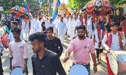 Shahdol News: क्षमावाणी शोभायात्रा में समाजजनों ने लगाए जयकारे Shahdol News: क्षमावाणी शोभायात्रा में समाजजनों ने लगाए जयकारे