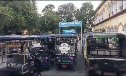 Panna News- क्षमता से अधिक सवारियां ढोने वाले वाहनों पर यातायात पुलिस ने की कार्रवाई