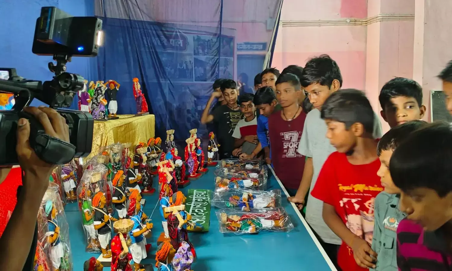 जवाहर नवोदय विद्यालय रमखिरिया में कला कार्यशाला का समापन व प्रदर्शनी आयोजित