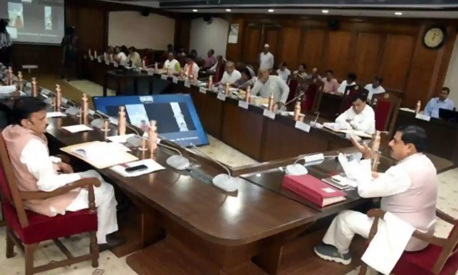 सीएम मोहन यादव की अध्यक्षता में हुई कैबिनेट बैठक, समर्थन मूल्य पर सोयाबीन उपार्जन की स्वीकृति समेत कई अन्य अहम प्रस्तावों पर लगी मुहर