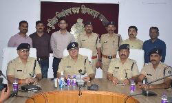 Chhindwara News- ड्राइवर को जूस में नशीली दवा पिलाकर कार चुराने वाले शातिर समेत तीन गिरफ्तार Chhindwara News- ड्राइवर को जूस में नशीली दवा पिलाकर कार चुराने वाले शातिर समेत तीन गिरफ्तार