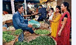 Jabalpur News: आसमान छू रहे सब्जियों के दाम, निम्न-मध्यम आय वर्ग के परिवारों पर असर Jabalpur News: आसमान छू रहे सब्जियों के दाम, निम्न-मध्यम आय वर्ग के परिवारों पर असर