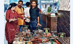 Jabalpur News: बेहद गंदगी में बन रहा था होटल में खाना Jabalpur News: बेहद गंदगी में बन रहा था होटल में खाना