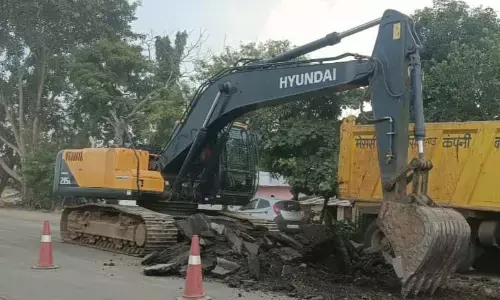 सडक़ पर उतरा साजोसामान, काम ने पकड़ी रफ्तार