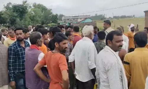 गुनौर के इमलिया भटवा में हुआ हादसा, नाराज ग्रामीणो ने किया चक्का जाम
