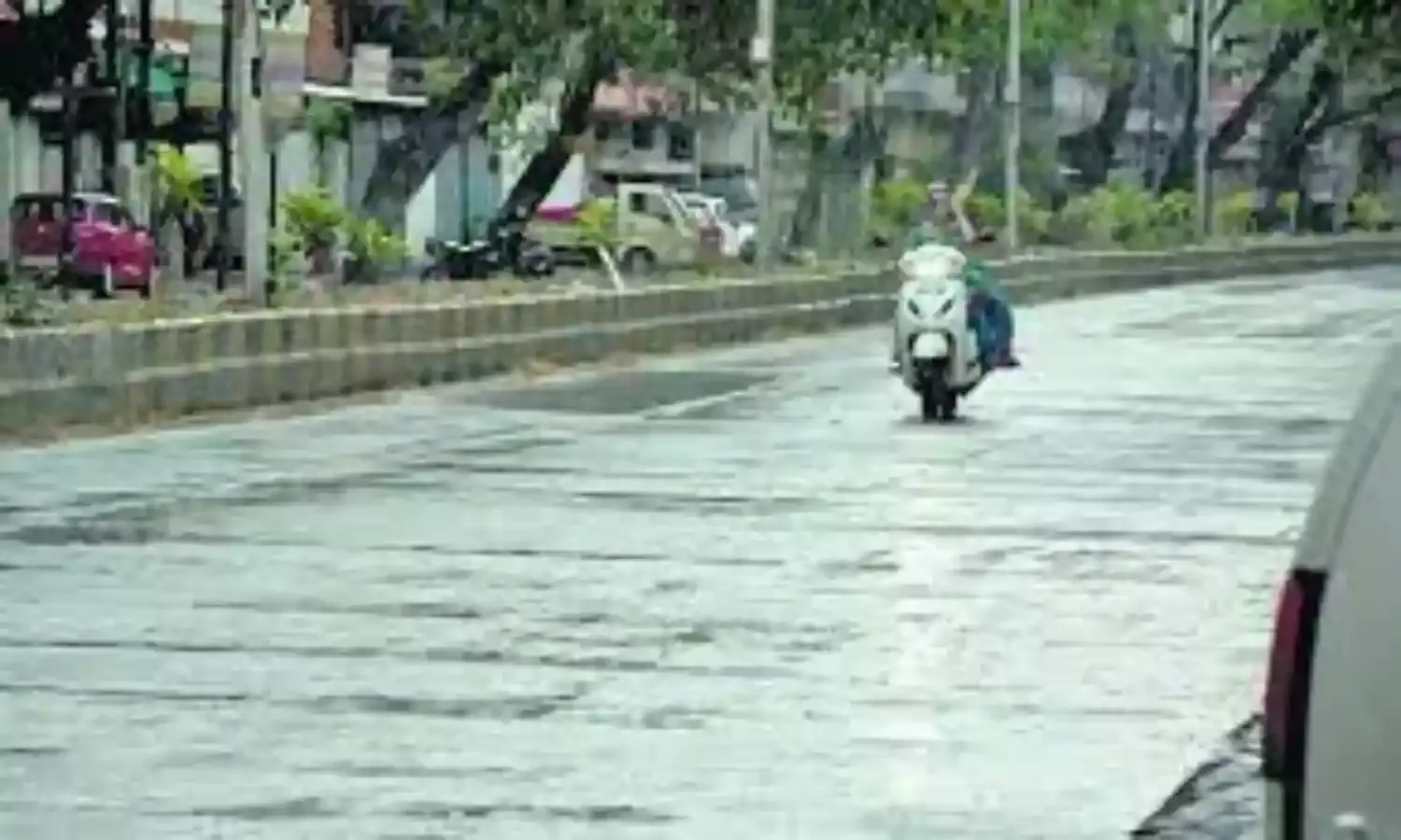मौसम का हाल , अब लौटने लगा मानसून, झमाझम बरस रहे बदरा , लुढ़का पारा