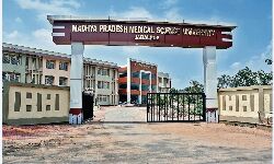 Jabalpur News: सख्ती के साथ चैकिंग, फिर मिला परीक्षा केंद्र में प्रवेश Jabalpur News: सख्ती के साथ चैकिंग, फिर मिला परीक्षा केंद्र में प्रवेश