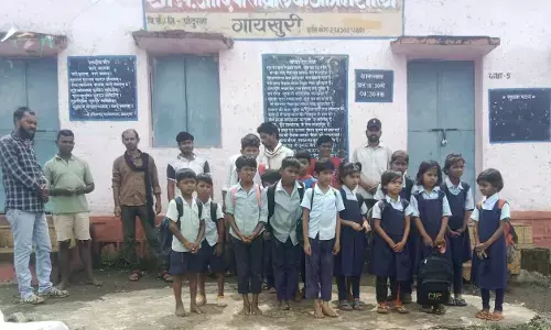 बच्चे करते रहे स्कूल खुलने का इंतजार, न प्राचार्य आए न स्टॉफ