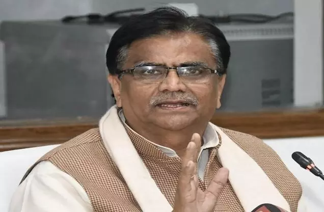 कांग्रेस के घोषणापत्र में दावों की भाजपा ने उड़ाई खिल्ली, ओपी धनखड़ ने कहा - ये ठीक वैसे ही जैसे घर में कोई... कांग्रेस के घोषणापत्र में दावों की भाजपा ने उड़ाई खिल्ली, ओपी धनखड़ ने कहा - ये ठीक वैसे ही जैसे घर में कोई...