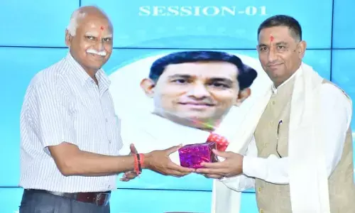 एमसीयू के मीडिया प्रबंधन विभाग में ओरिएंटेशन प्रोगाम,  मुख्य वक्ता महेंद्र जोशी, राजीव मिश्रा, आनंद पांडे एवं रुपक ने व्यक्त किए विचार