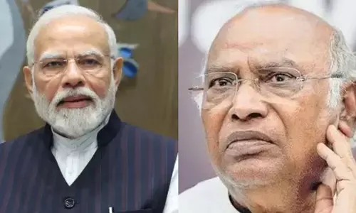 PM मोदी ने मल्लिकार्जुन खरगे को फोन कर जाना हाल, जम्मू कश्मीर में चुनावी सभा को संबोधित करते समय बिगड़ी थी सेहत