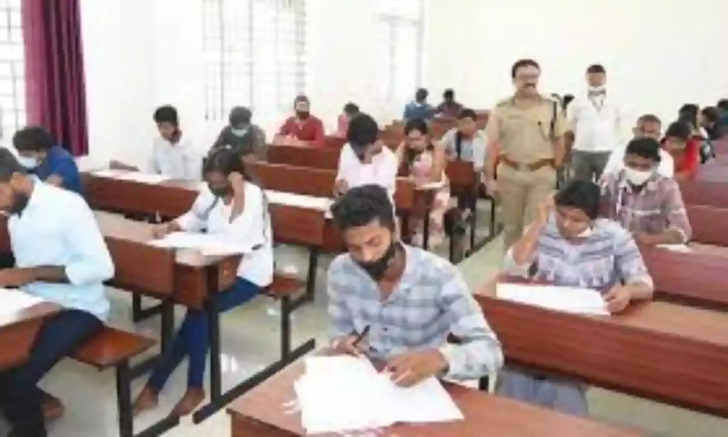 पुलिस भर्ती में परीक्षार्थी कर रहा था स्पाई कैमरे का इस्तमाल, एक धराया दूसरे की तलाश