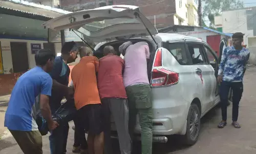 भीषण हादसे में किसी ने खोया बेटा, तो किसी के पिता का छूटा साथ