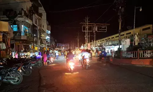 संभाग मुख्यालय में दो घंटे ब्लैकआउट, विद्युत उपकेंद्र में तकनीकी खराबी के कारण बिजली आपूर्ति हुई बाधित संभाग मुख्यालय में दो घंटे ब्लैकआउट, विद्युत उपकेंद्र में तकनीकी खराबी के कारण बिजली आपूर्ति हुई बाधित