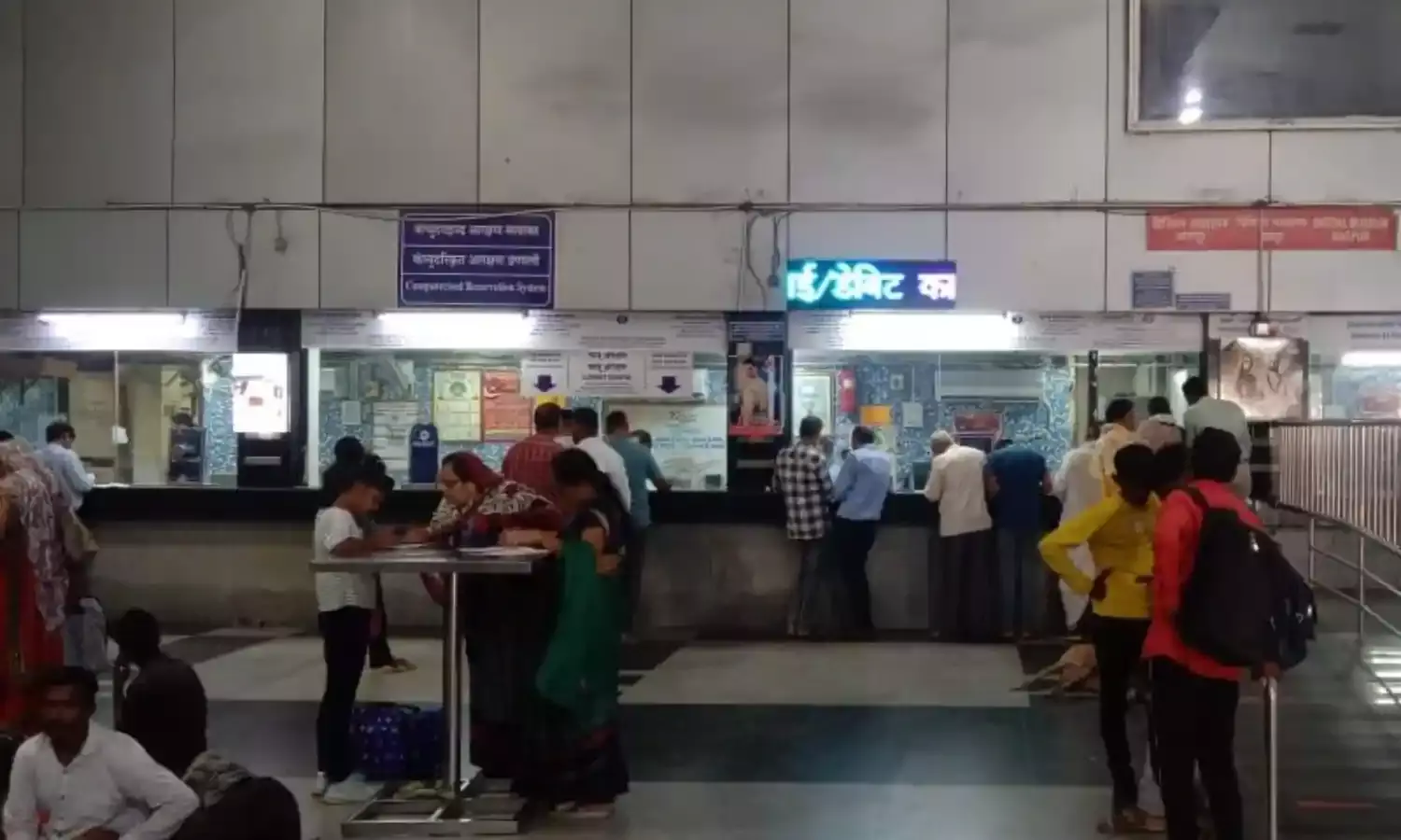 एक महीने में रेलवे ने यात्रियों को 15 करोड़ किए वापिस, लगातार लेट हो रही ट्रेनें